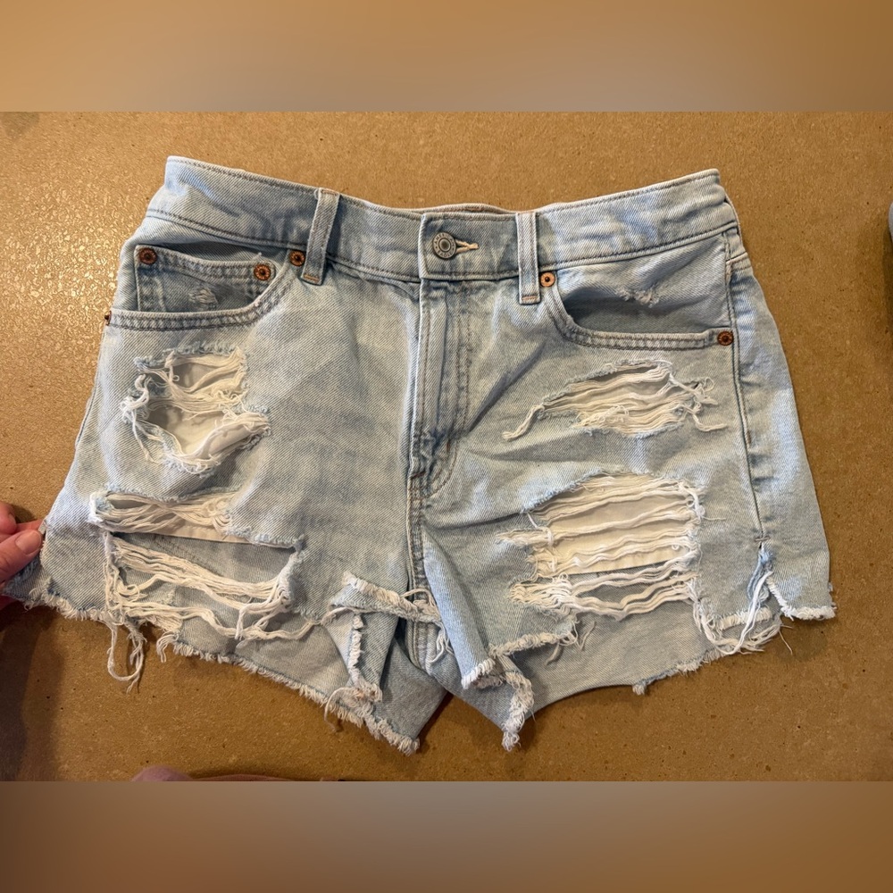 American Eagle strigid denim cut off shorts size 6